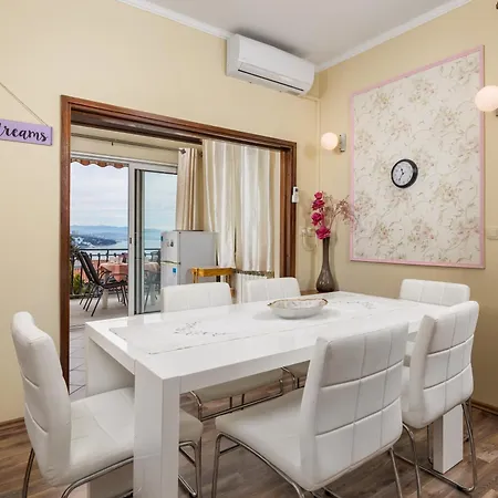 Guest house Camelia & Martina 3*