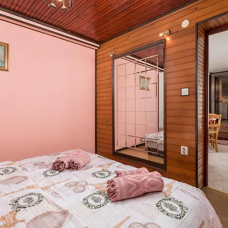 Camelia & Martina Πανσιόν