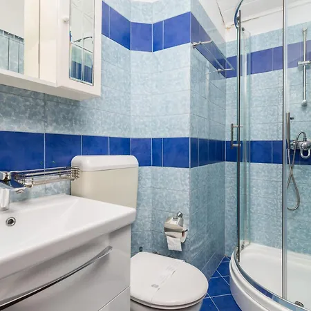 Camelia & Martina 오파티아