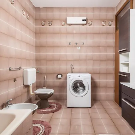 게스트하우스 Camelia & Martina 3*