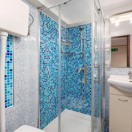 Camelia & Martina 3* 오파티아